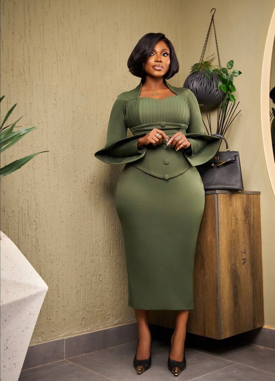 READY - TO - WEAR COLLECTION